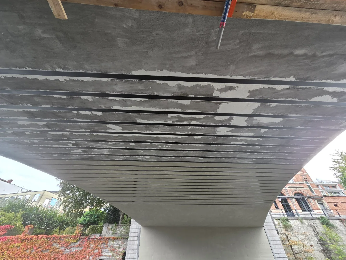 Opgelijmde wapening als versterking van een brug