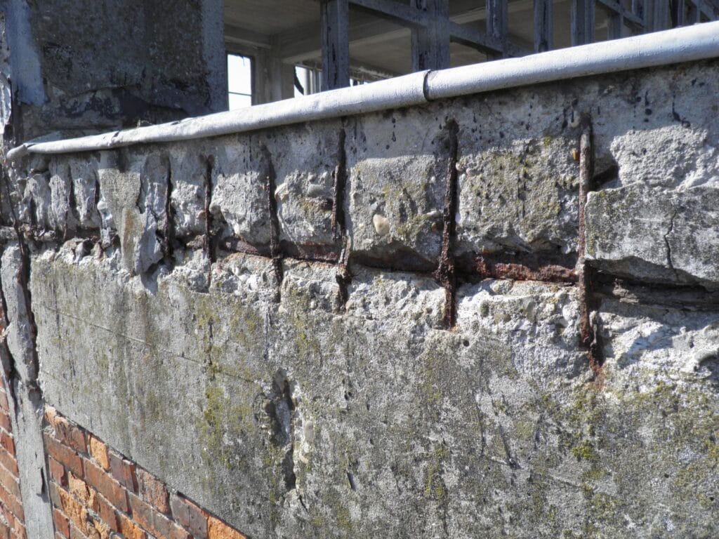 Betonrot door te weinig betondekking - sanacon